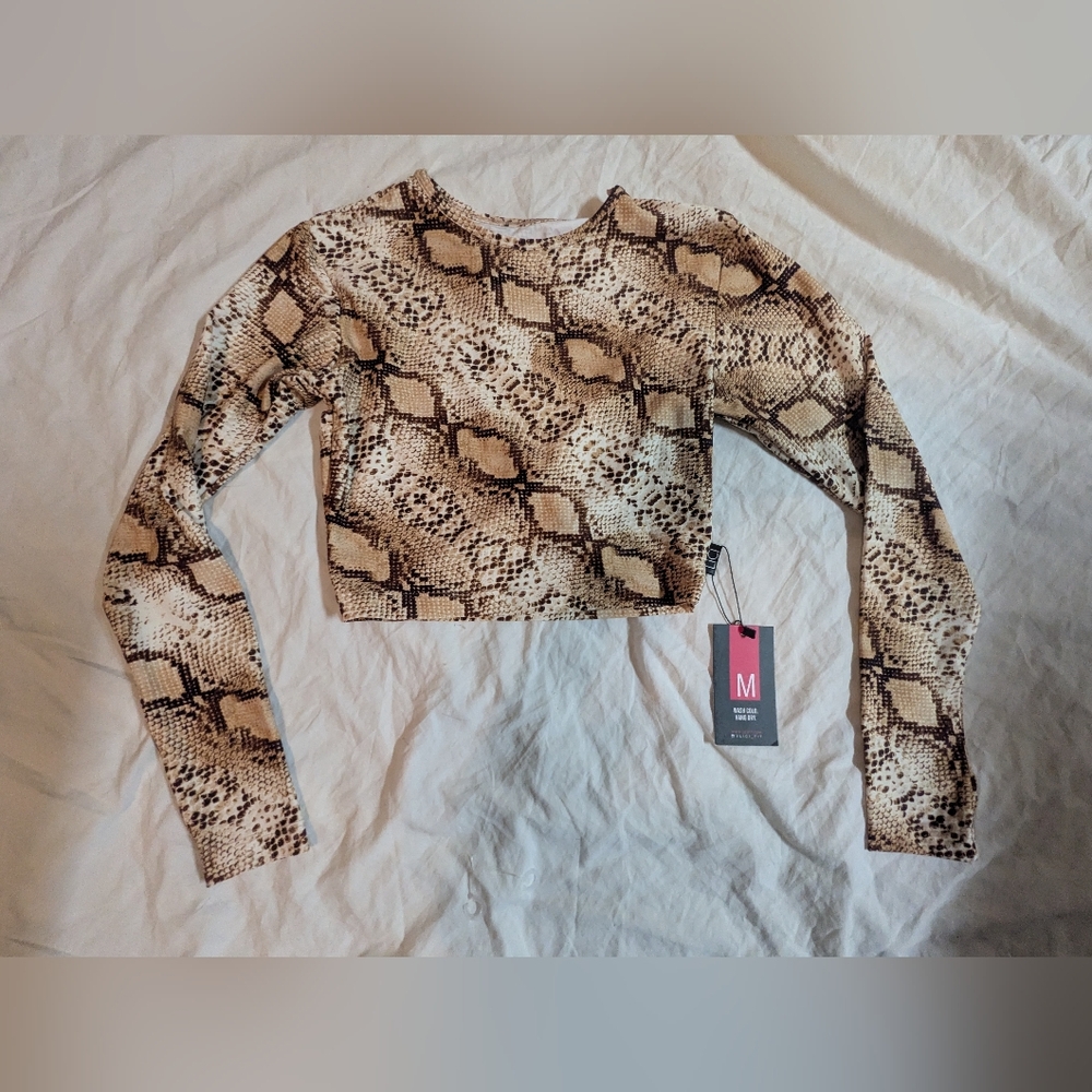 Lici New With Tag Snake Print Long Sleeve Crop Atheletic Top